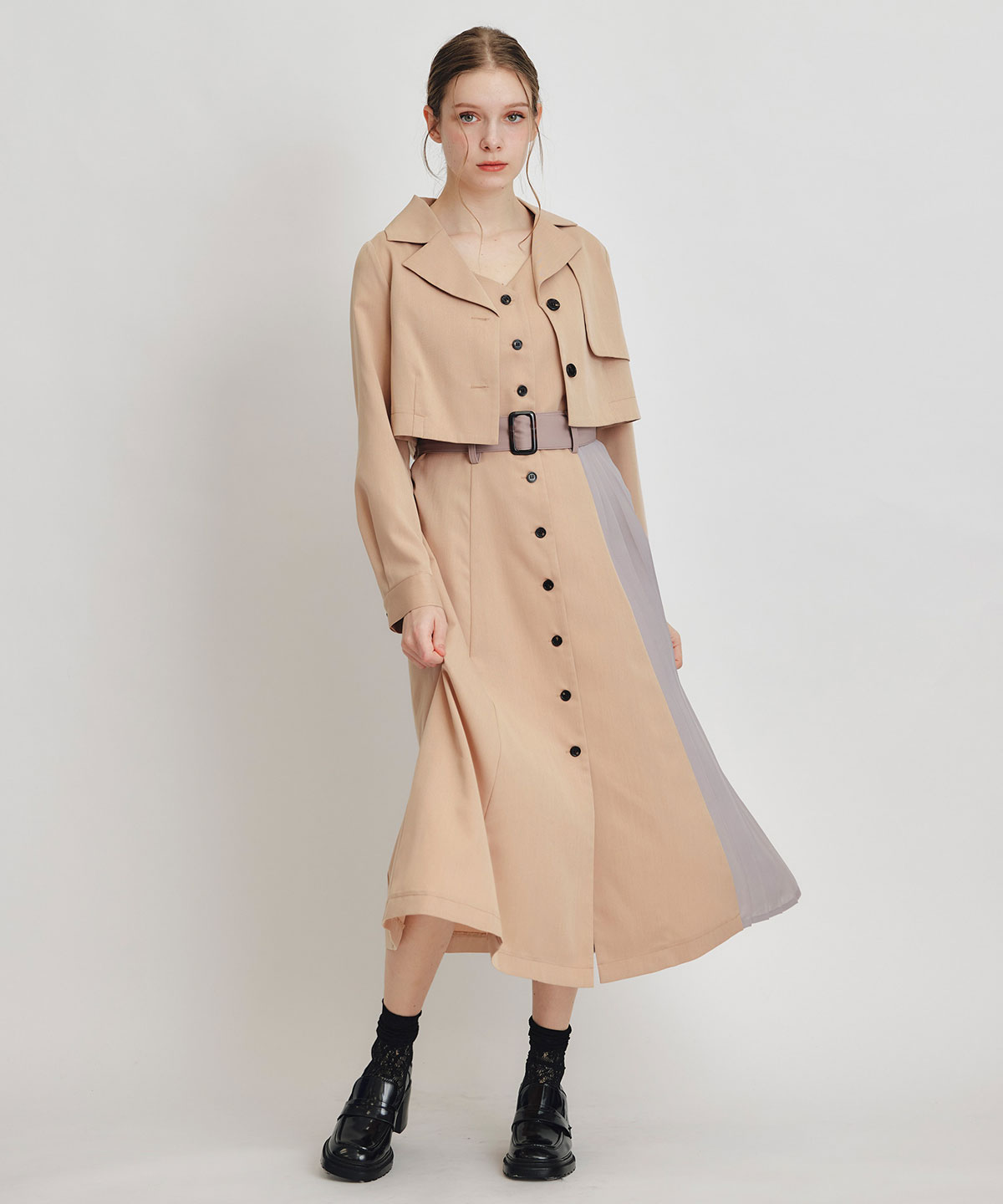 トレンチディティールショートシャツジャケット×バイカラープリーツフレアロングワンピースセットアップ