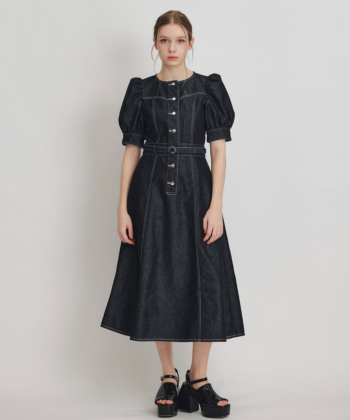 ノーカラーデニムパフフレアロングワンピース