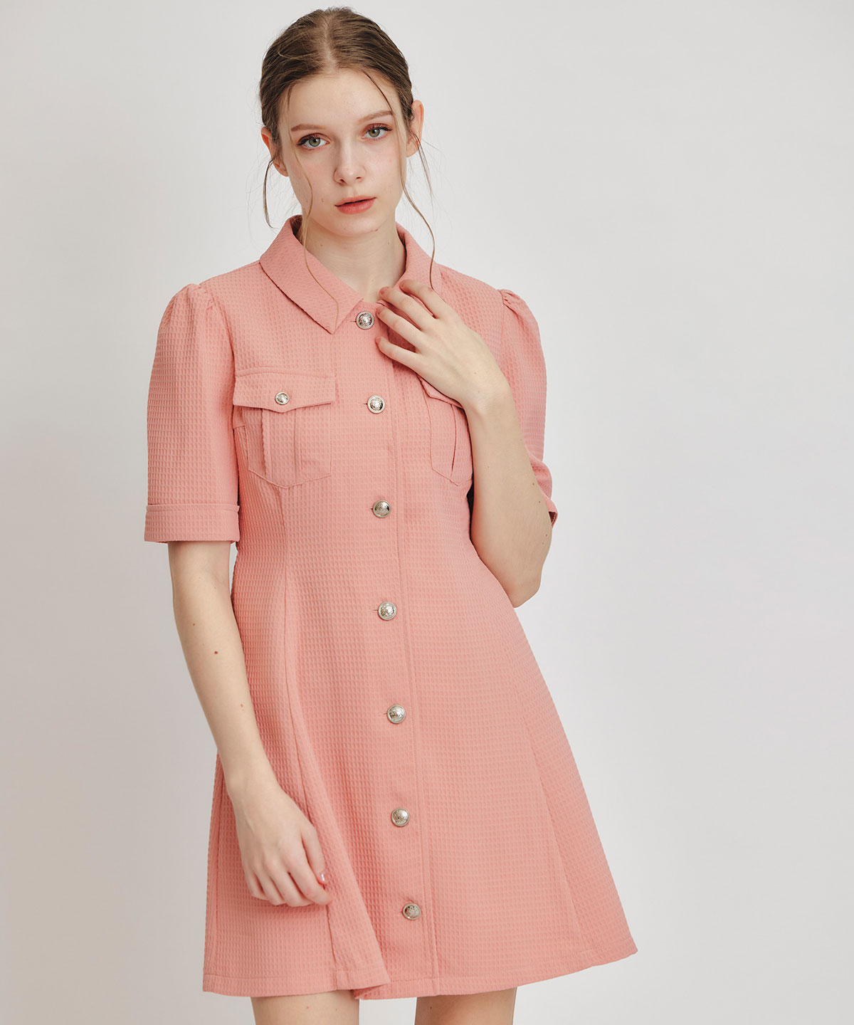 エンブレムボタンワッフルミニシャツワンピース