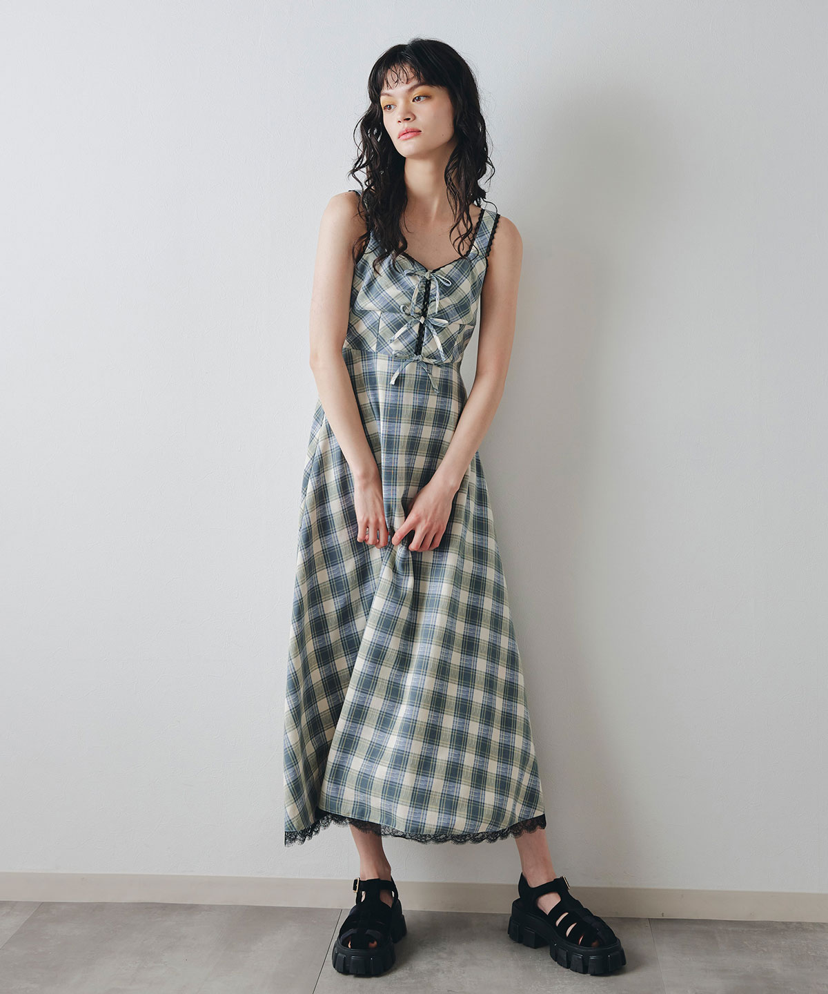 レーストリムチェックリボンフリルロングワンピース