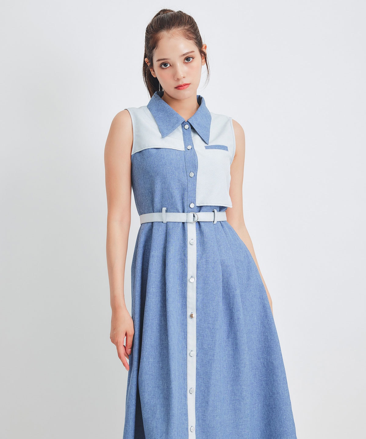 バイカラーノースリーブフレアロングシャツワンピース