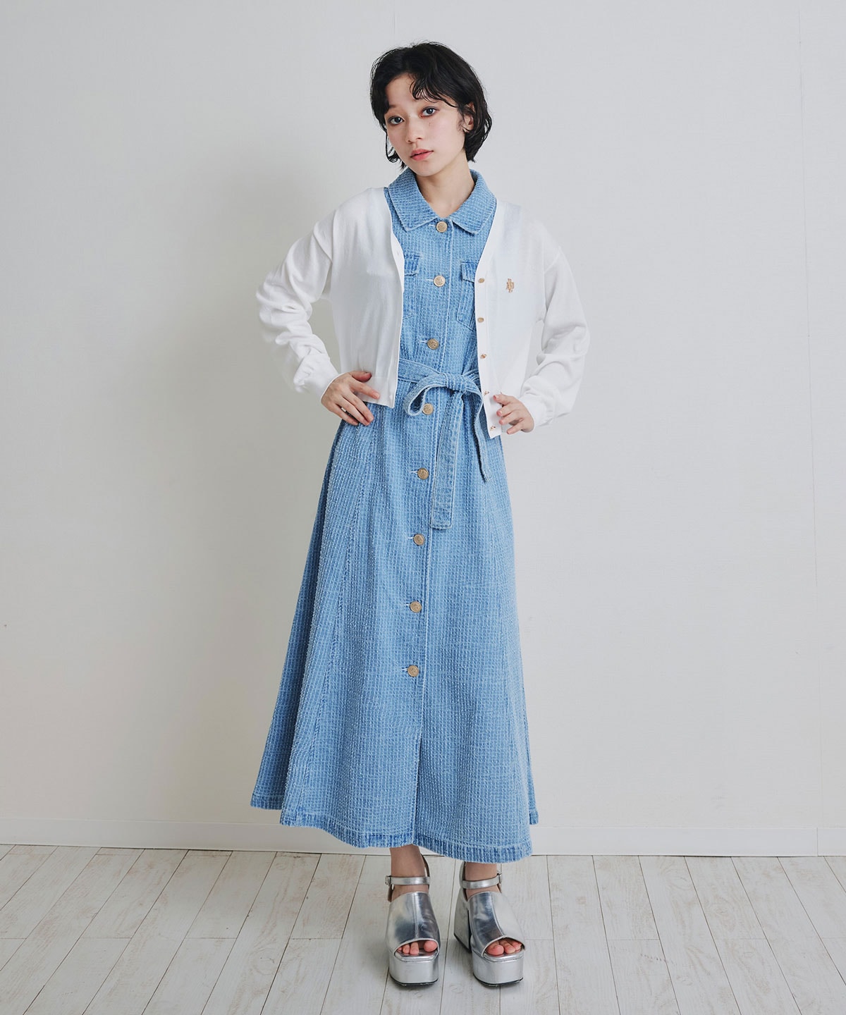 ロゴプレートVネックカーディガン