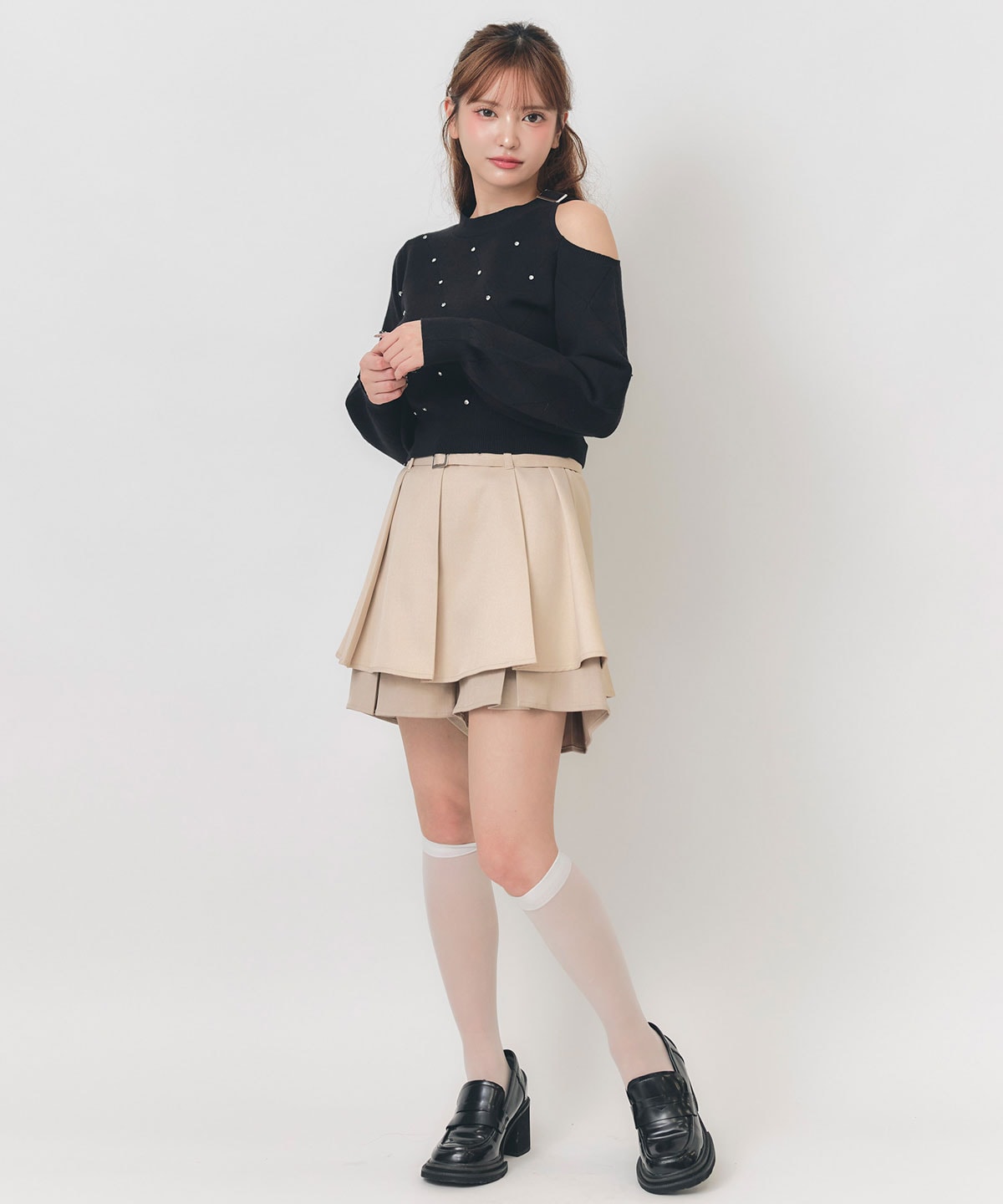 サイドカットオフパールビジューニットトップス