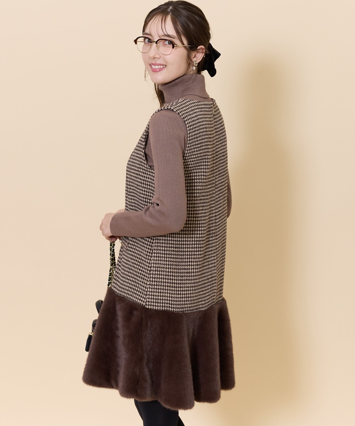 千鳥柄ヘムファーVネックジャンパースカート