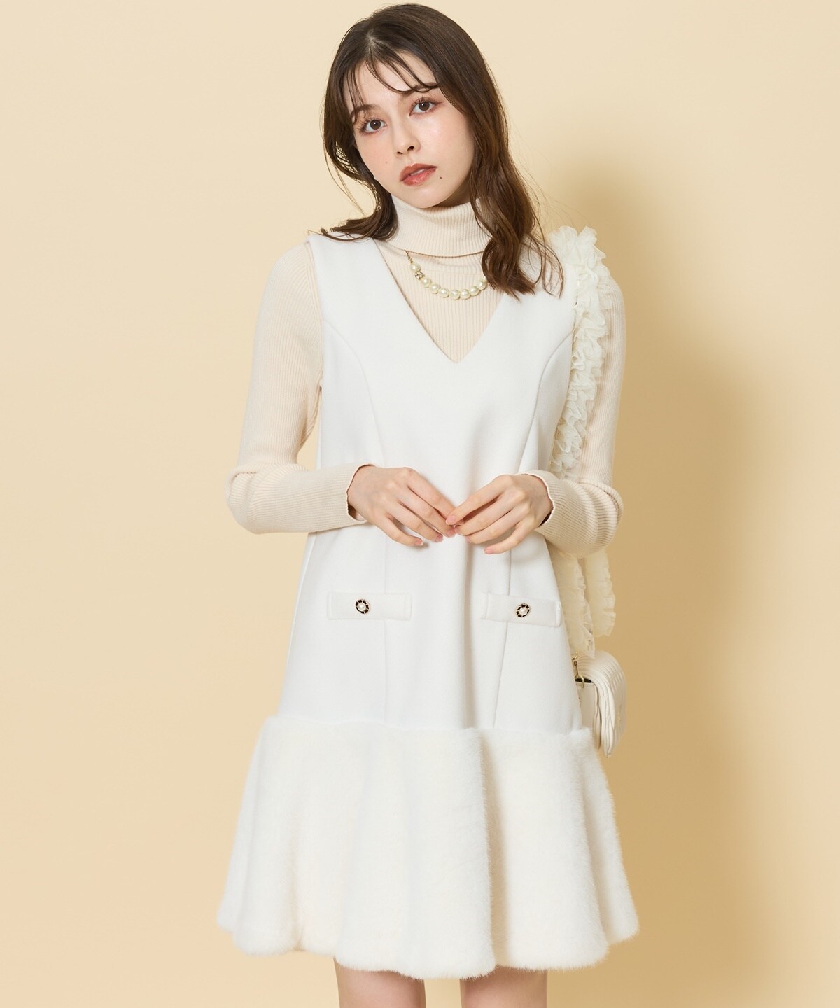 ヘムファーVネックノースリーブジャンパースカート(F エクリュ  