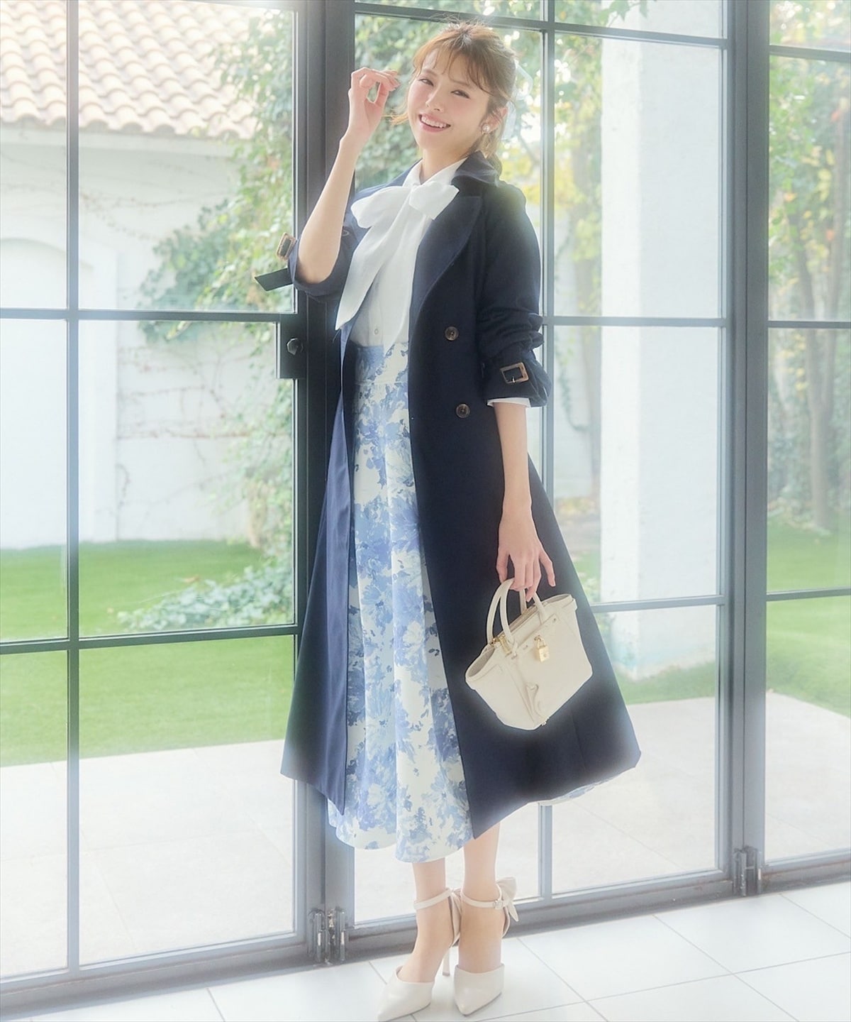 クレリックショルダータックフリルブラウス