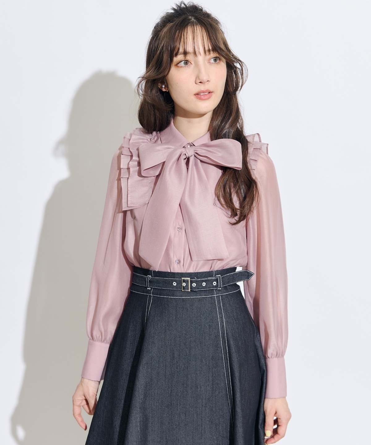 クレリックショルダータックフリルブラウス