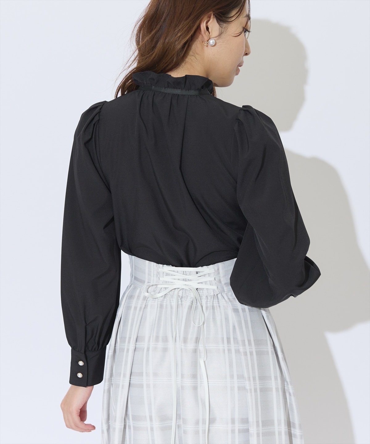 フリルハイネックナローリボンブラウス