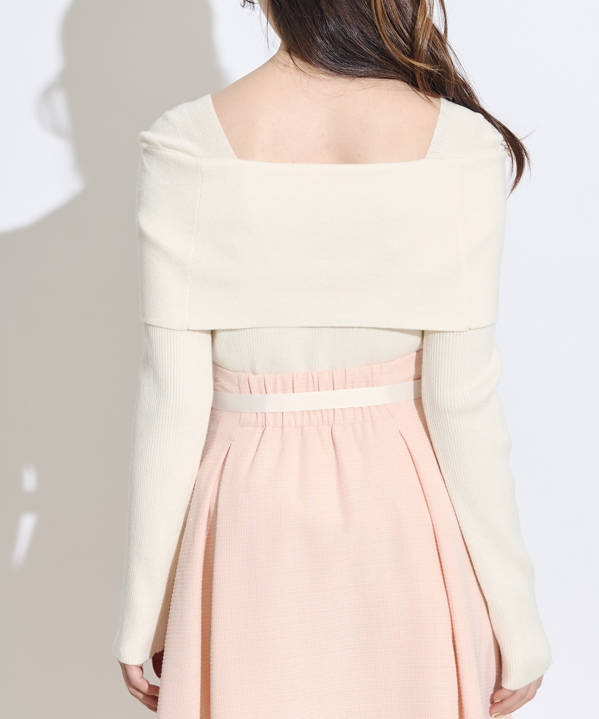 セレクトモチーフブローチ付きオフショルラメニットプルオーバー