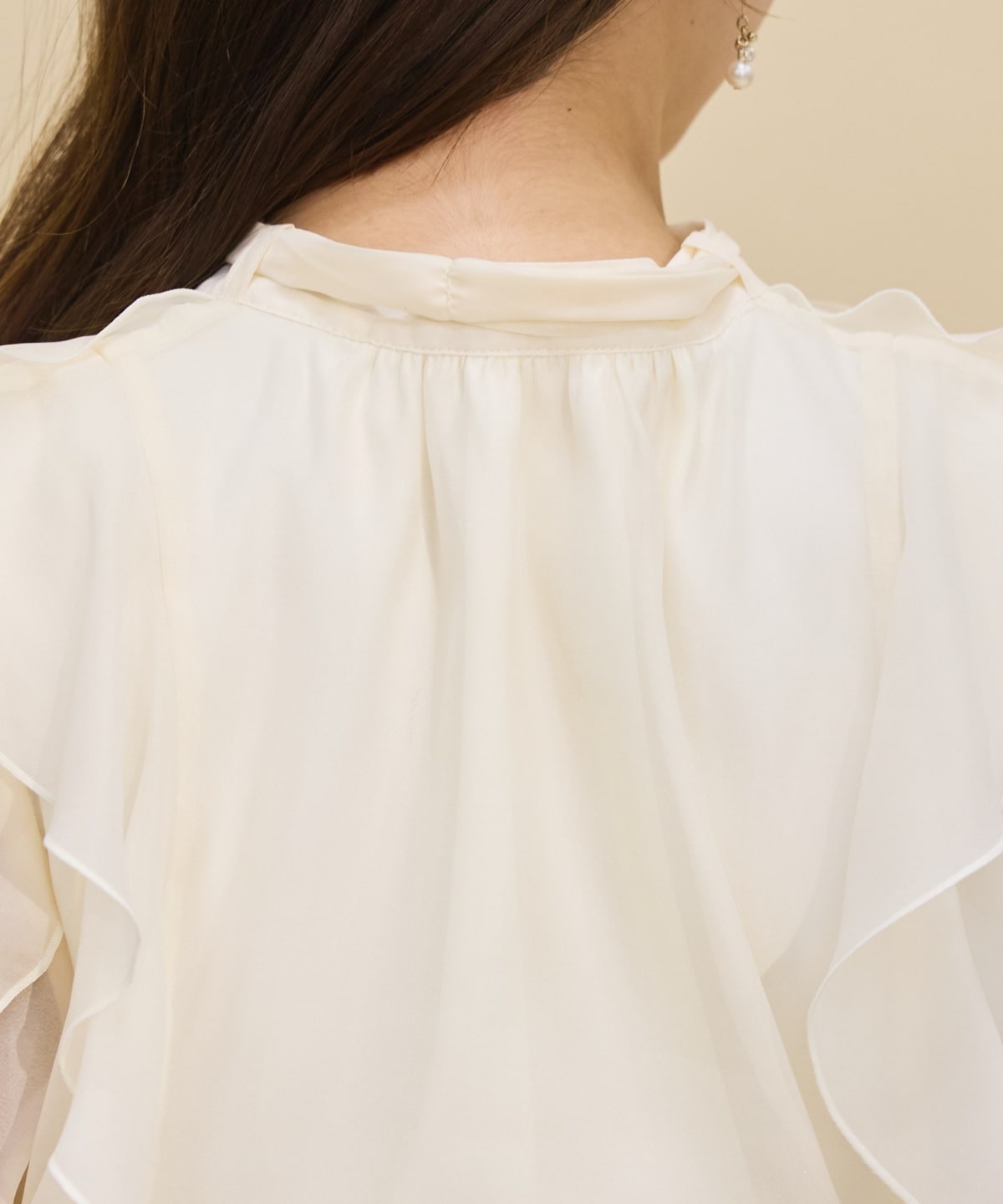 シアービッグリボンフリルブラウス