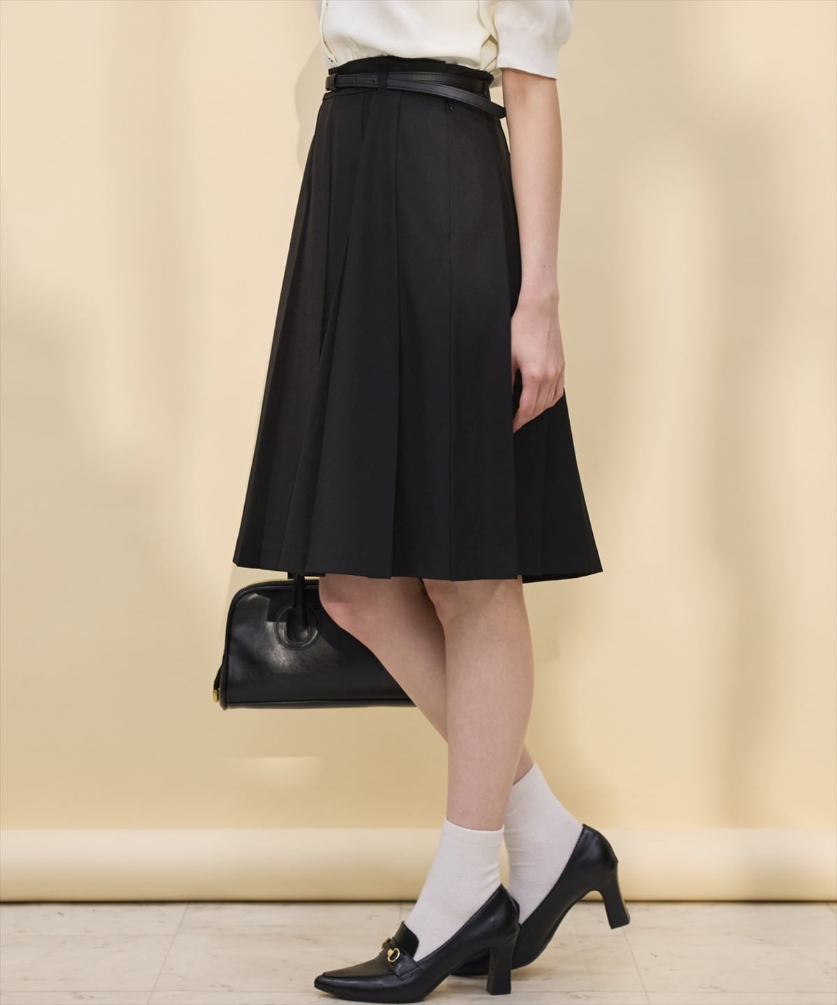 ベルト付きミディ丈プリーツスカート