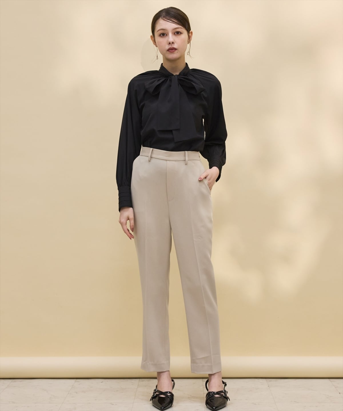 ベーシックテーパードパンツ