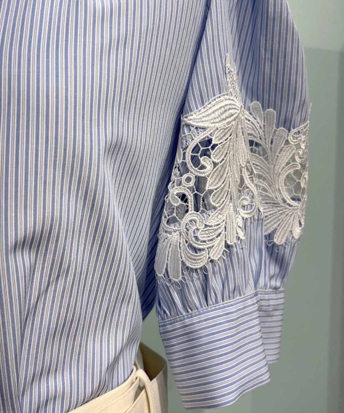 【3/19(Thu)発売】袖レース半袖ブラウス