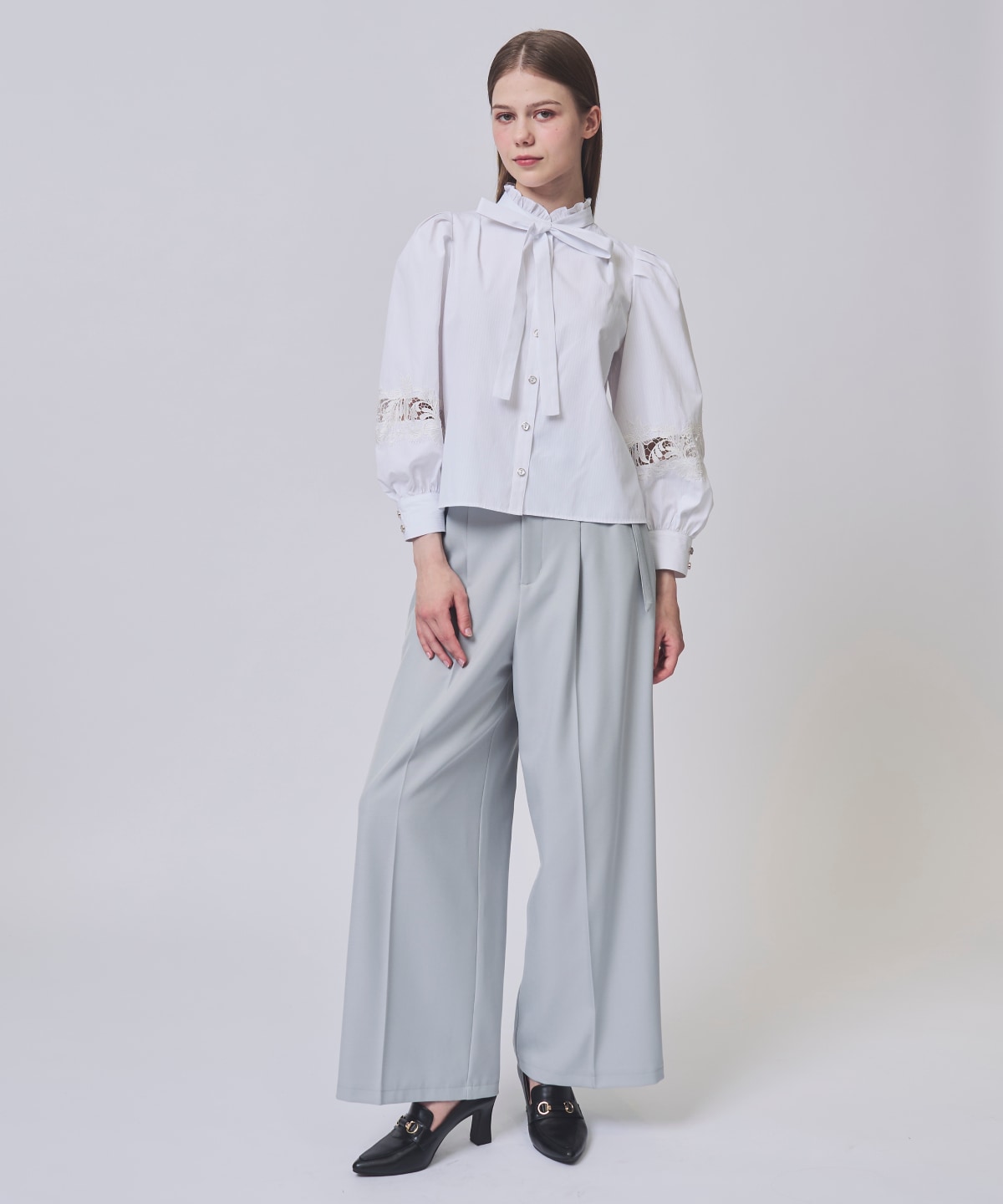 【2/20(Fri)発売】フリルスタンドネック袖レースブラウス