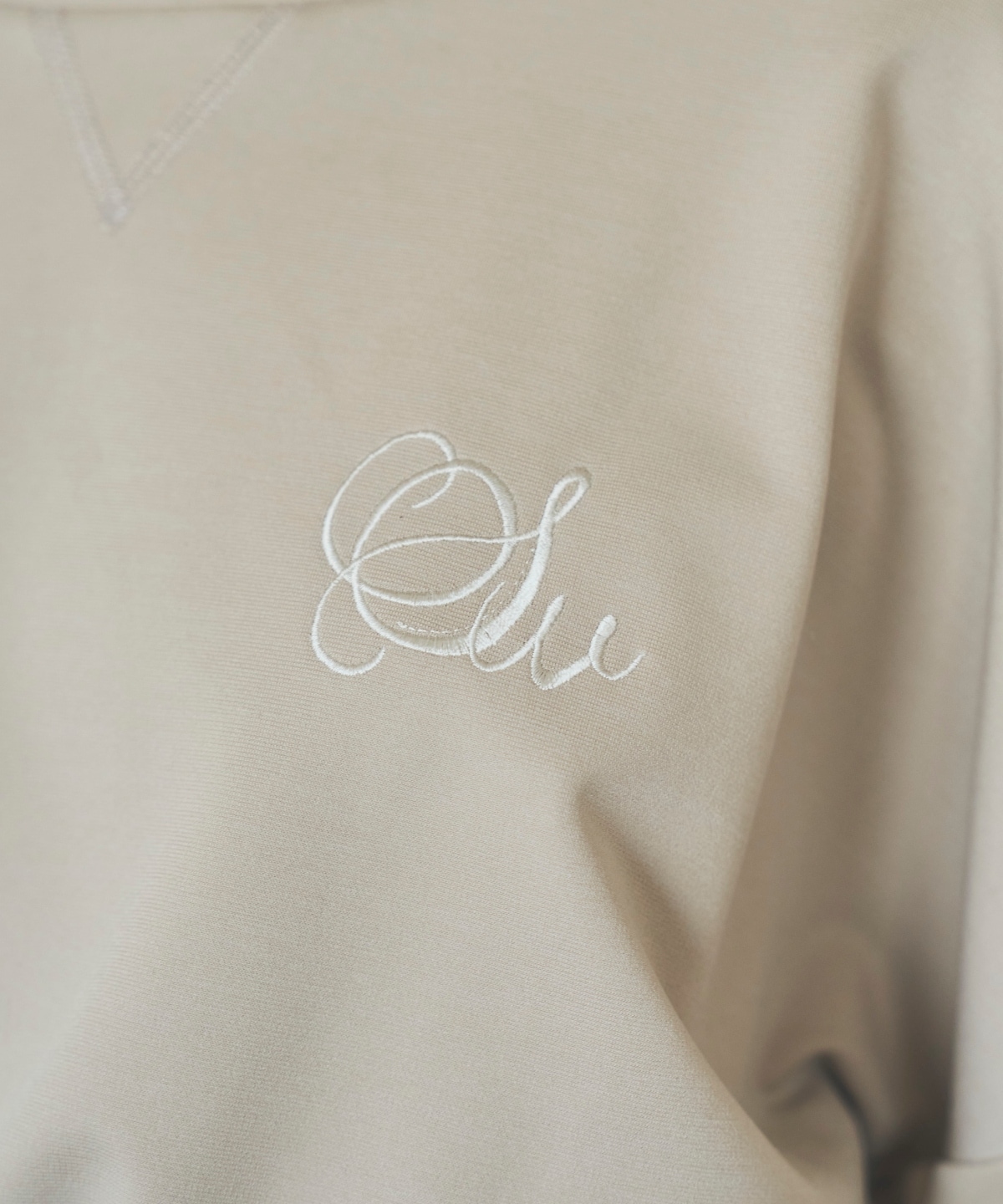 刺しゅう入りポンチ素材ミニワンピース