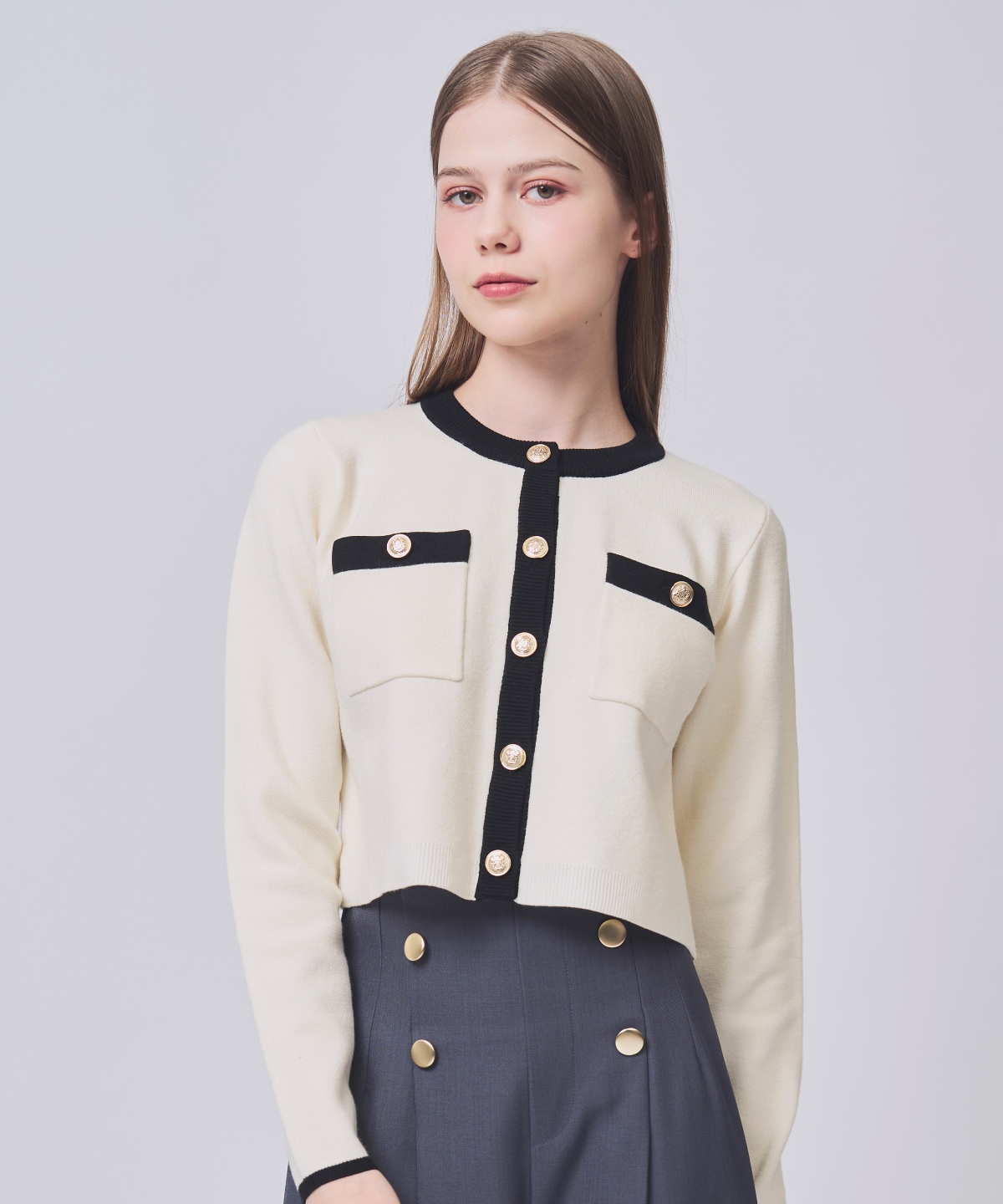 【1/30(Fri)発売開始】金ボタンクルーネックカーディガン