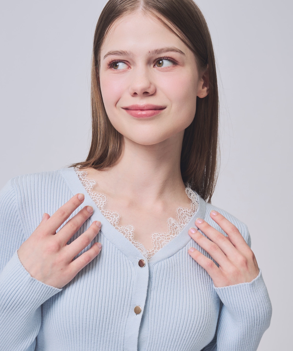 【2/13(Fri)予約開始】レースネックペプラムニット