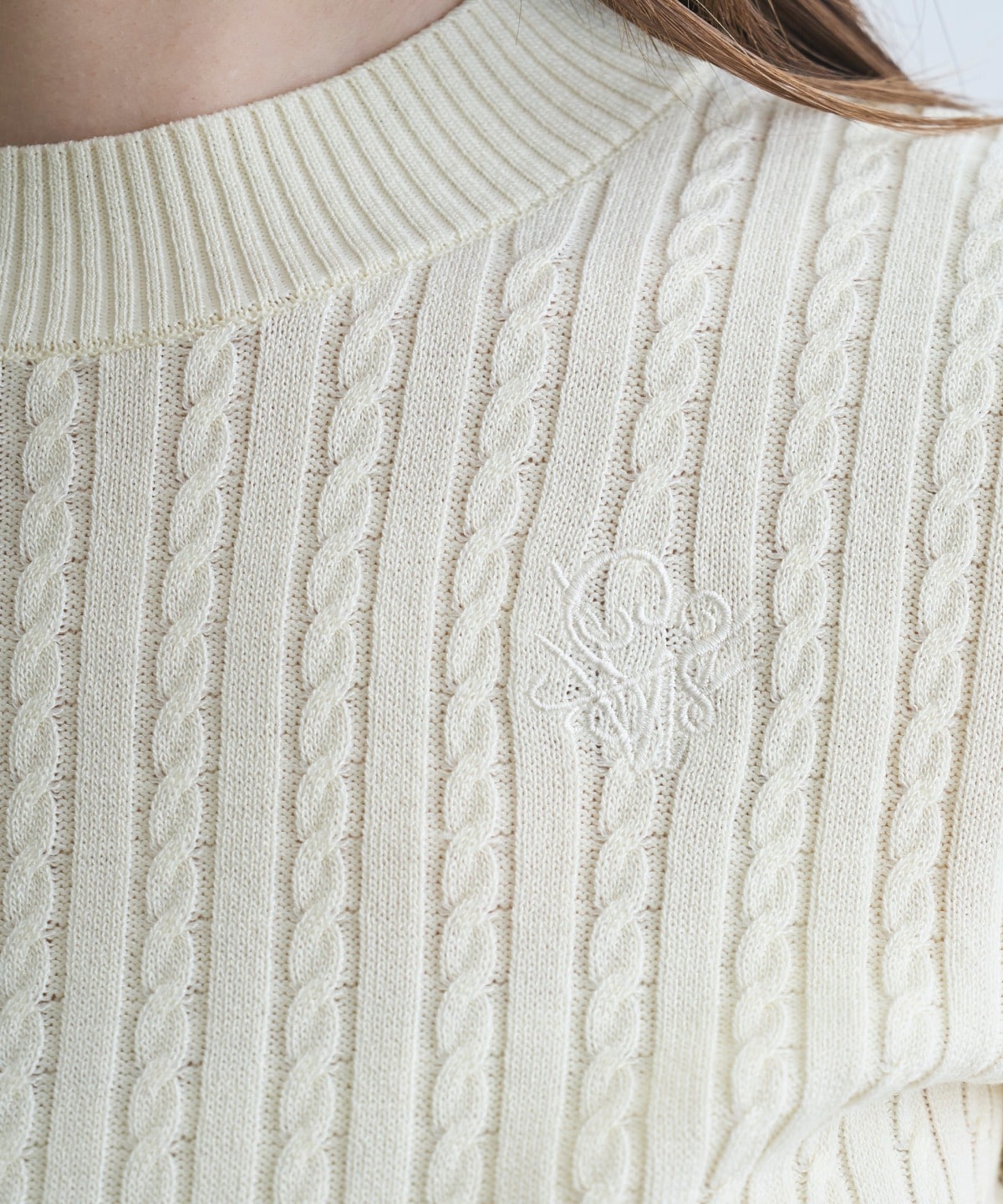 【4/10(Fri)発売】刺しゅう入りケーブニットプルオーバー