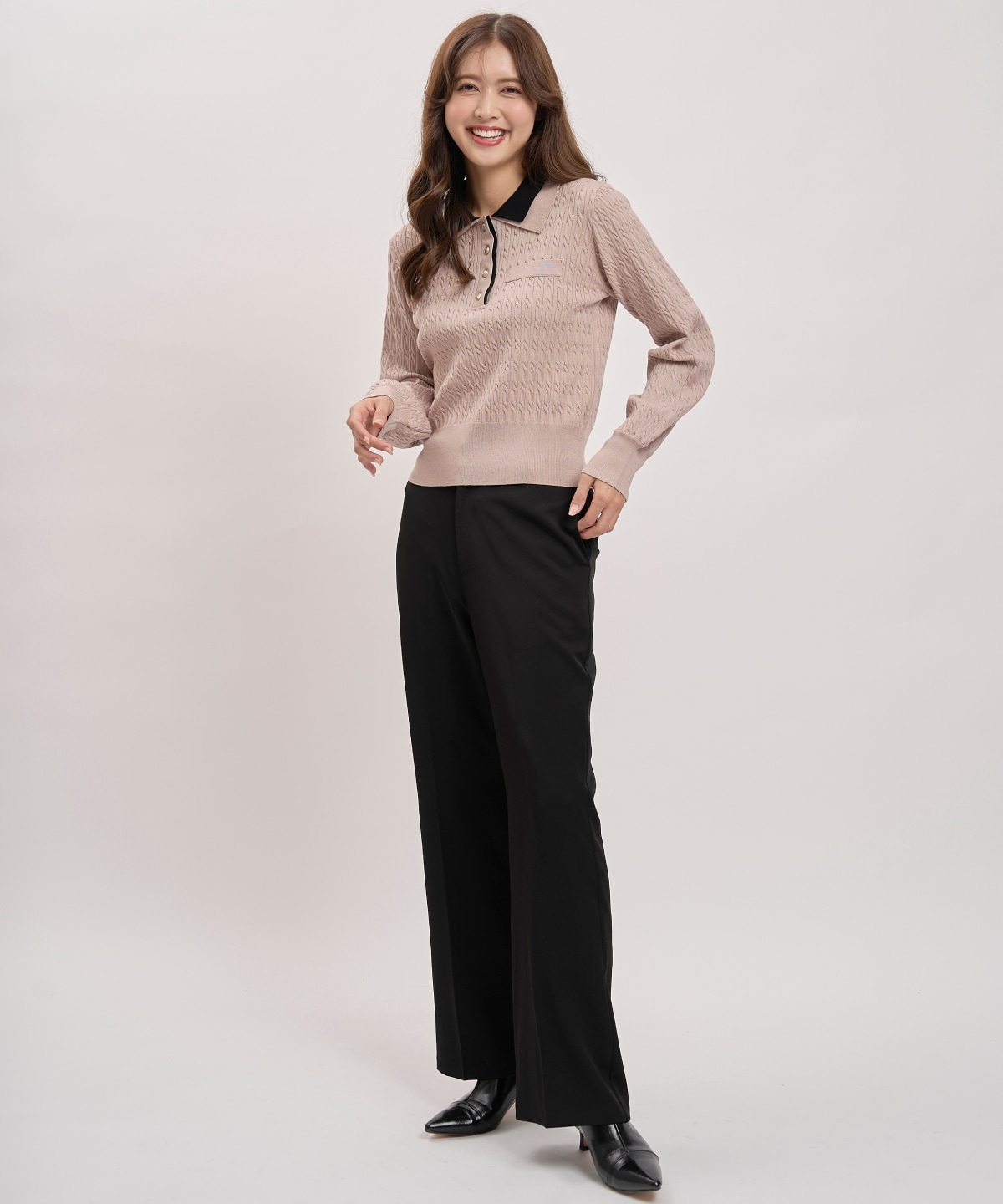 美シルエットセンタープレスフレアパンツ