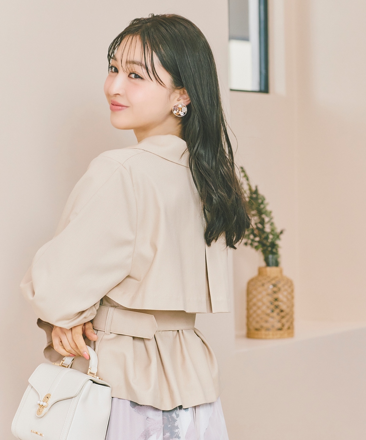 ギャザー袖ショートトレンチ