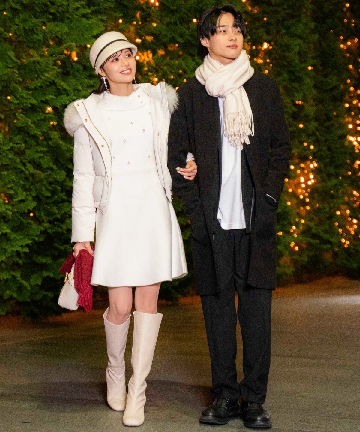 パール付きタートルネックニットワンピース