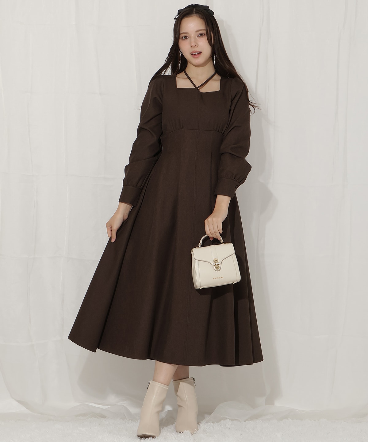 クロスネックフレアワンピース