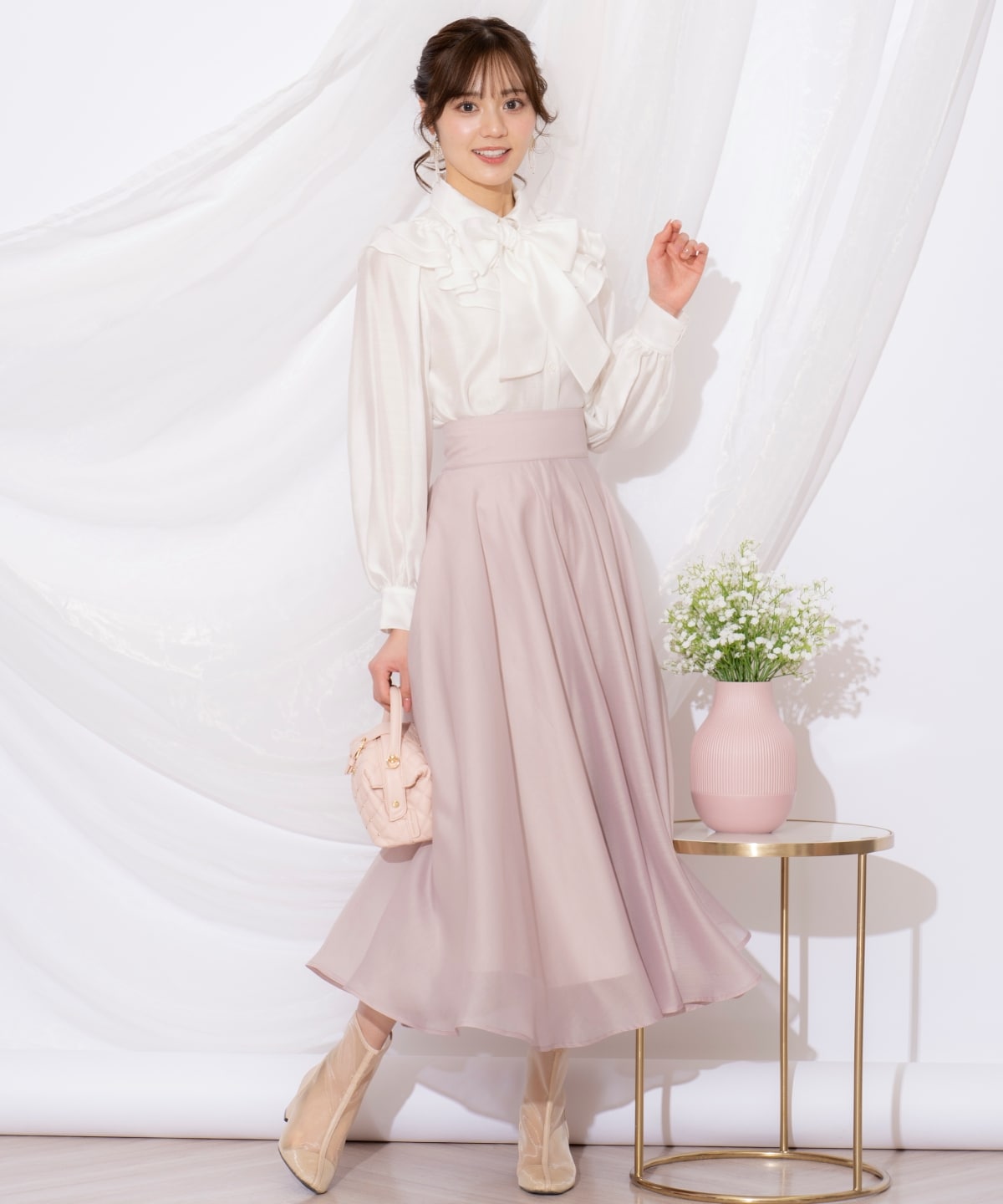 ギャザーフリルボウタイブラウス