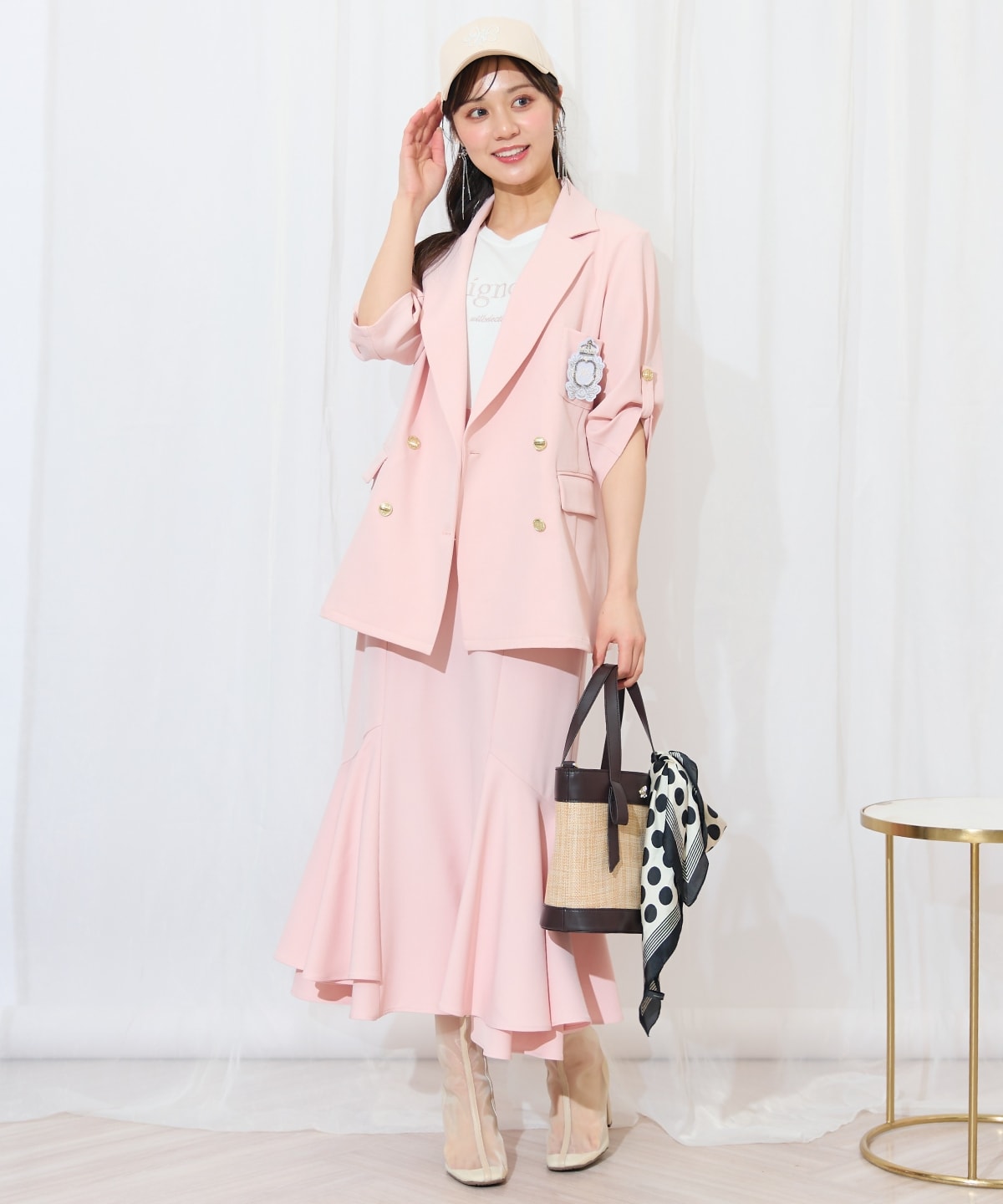 エンブレム付きテーラードジャケット