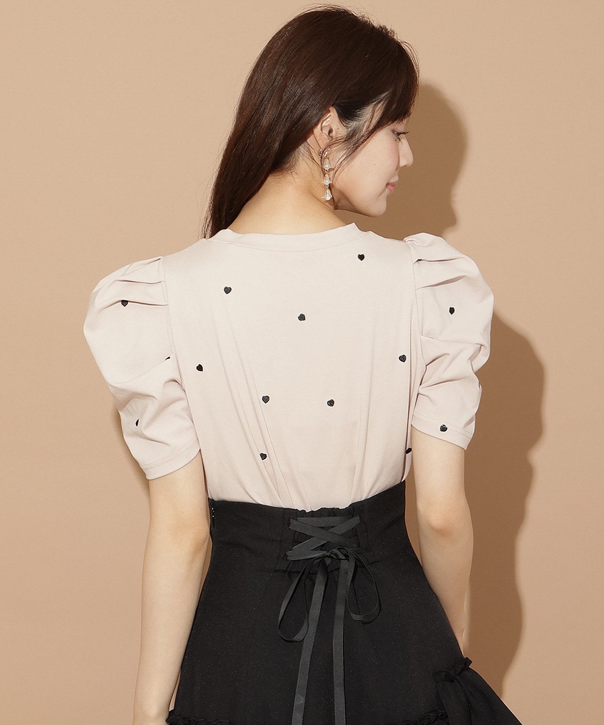 ハート刺繍タックスリーブTシャツ