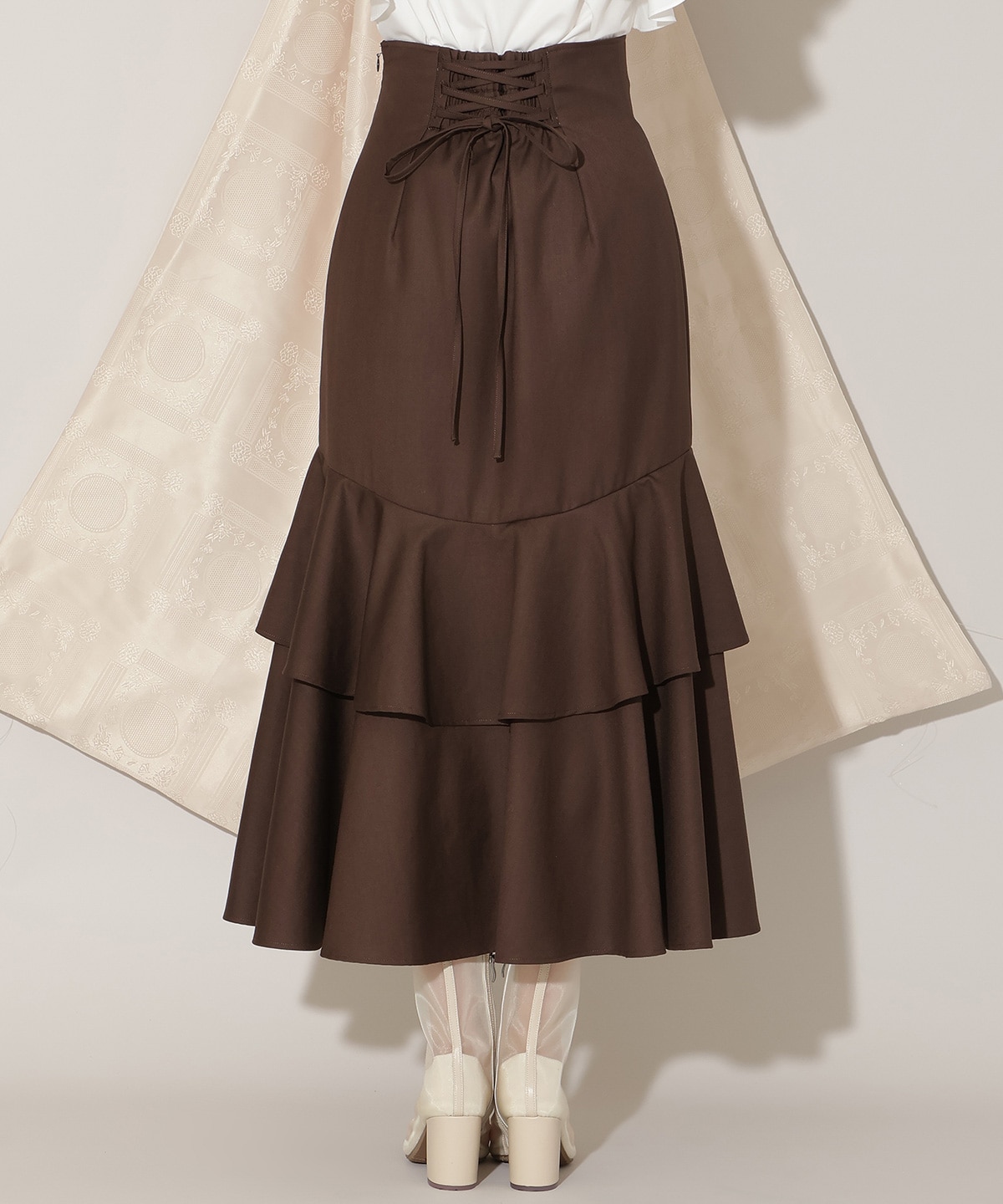 ラッフルティアードヘムスカート