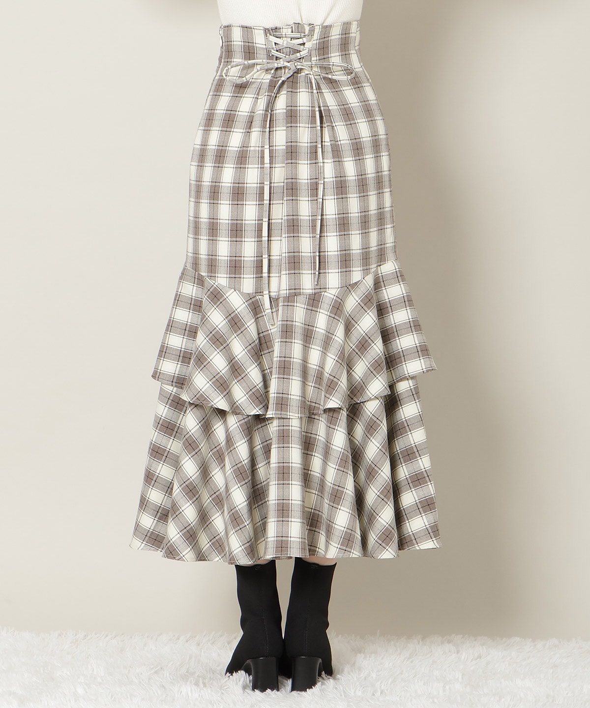 スリットデザインラッフルハイウエストスカート