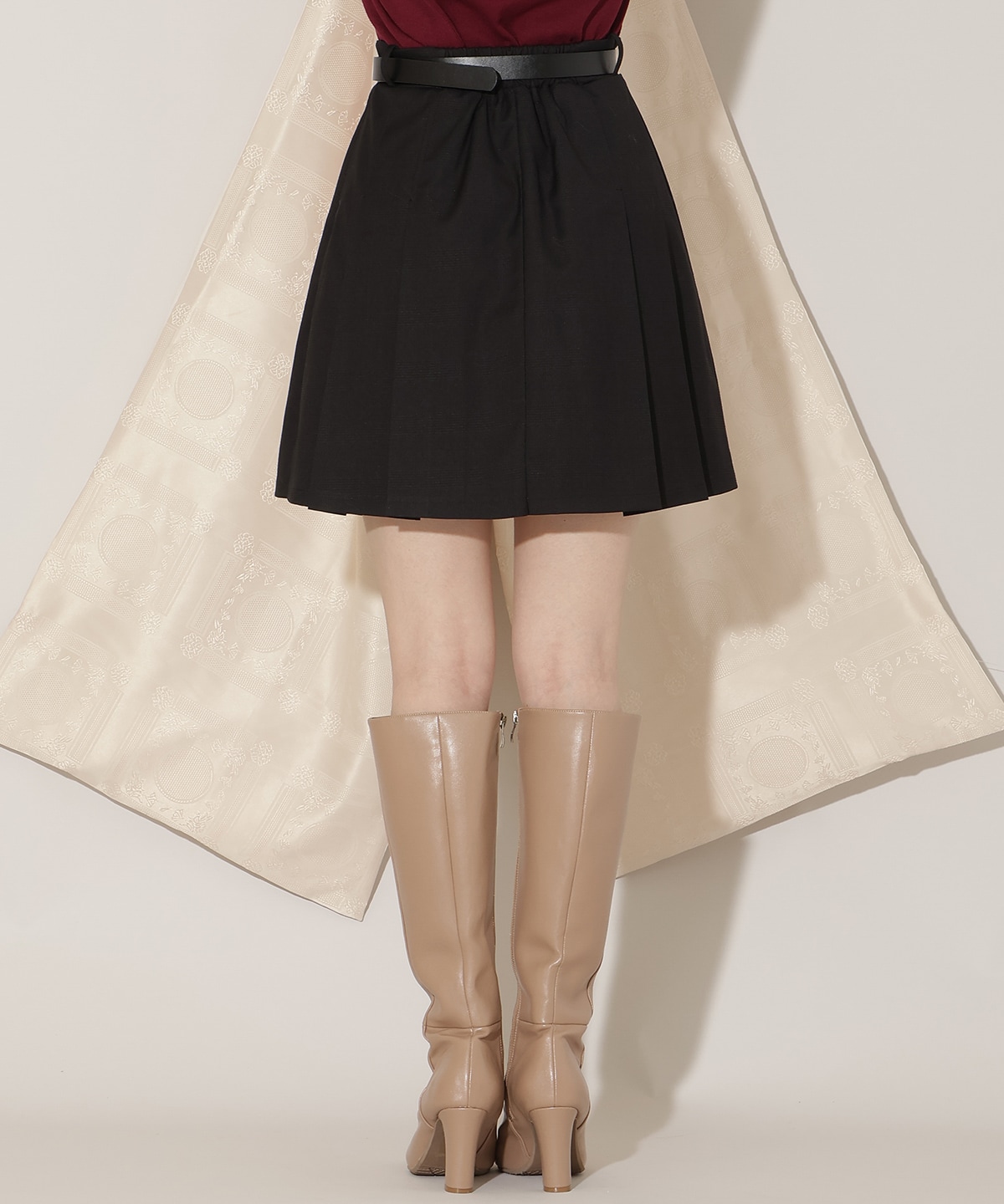 ベルト付きプリーツミニスカート