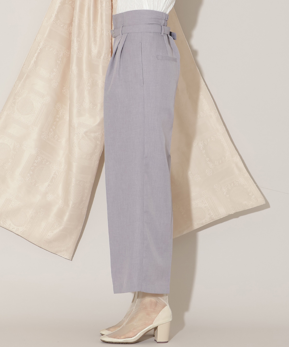 ベルト付きタックワイドパンツ