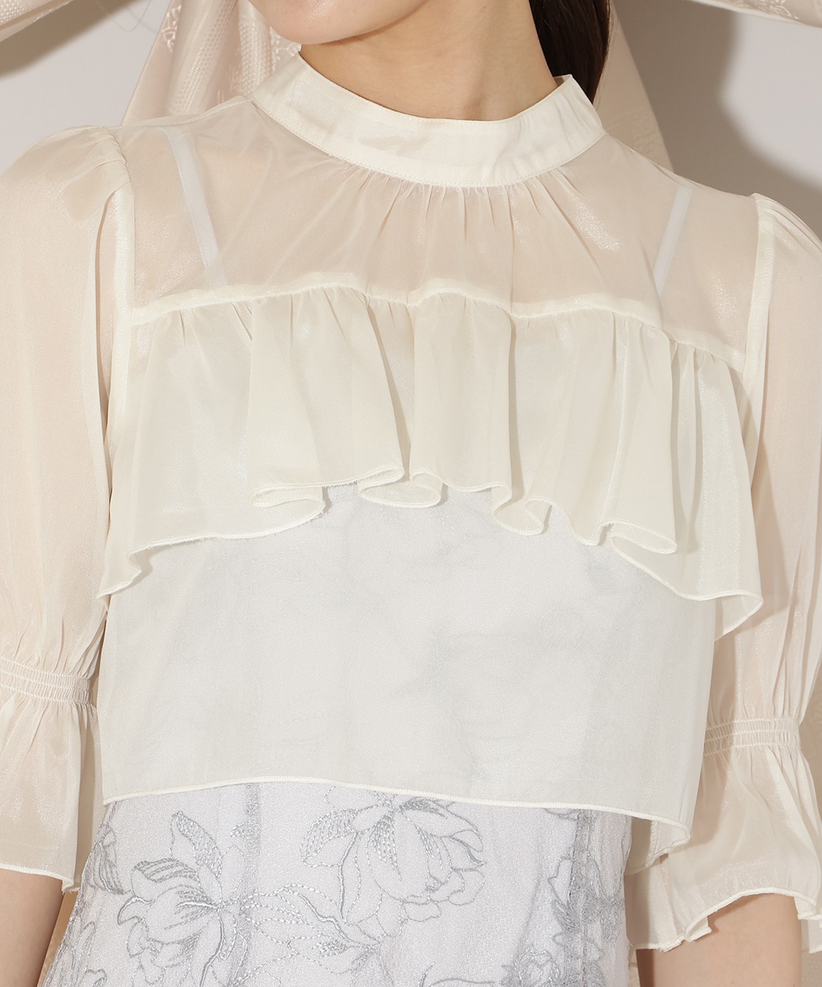 フリル切り替えシフォンブラウス