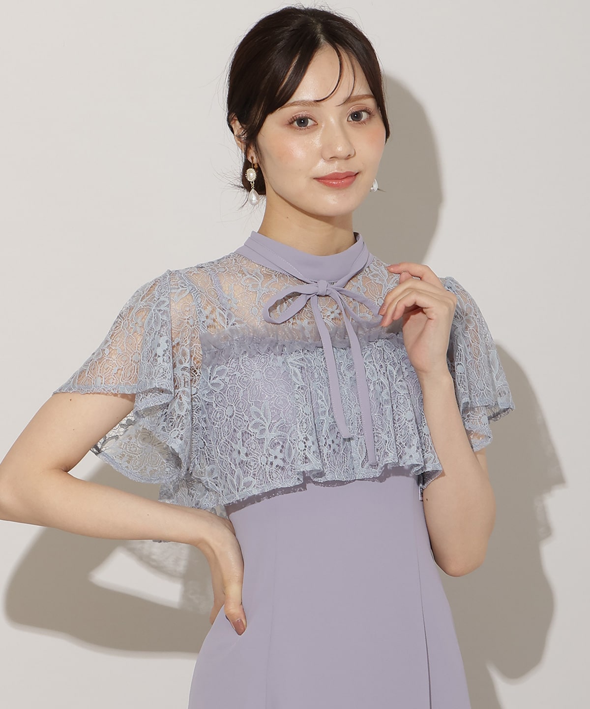 タックリボンレースブラウス×バックレースアップワンピース