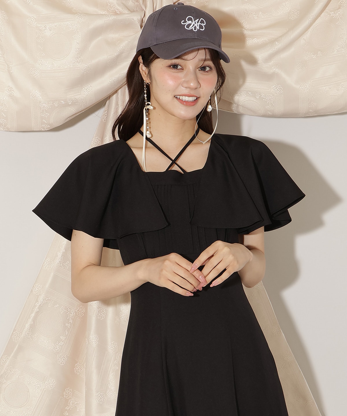 フレアースリーブティアードワンピース