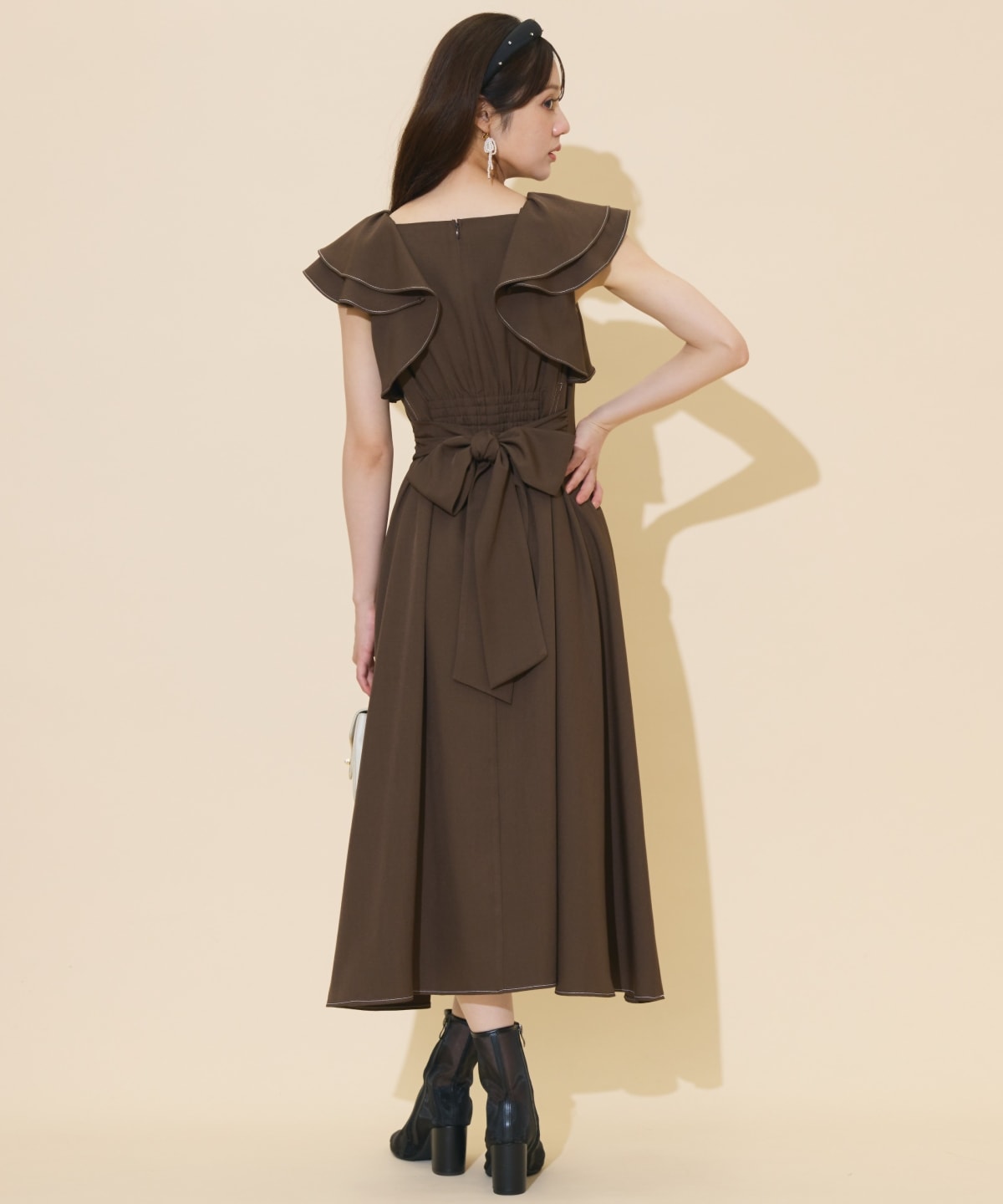 ラッフルスリーブバックリボンワンピース