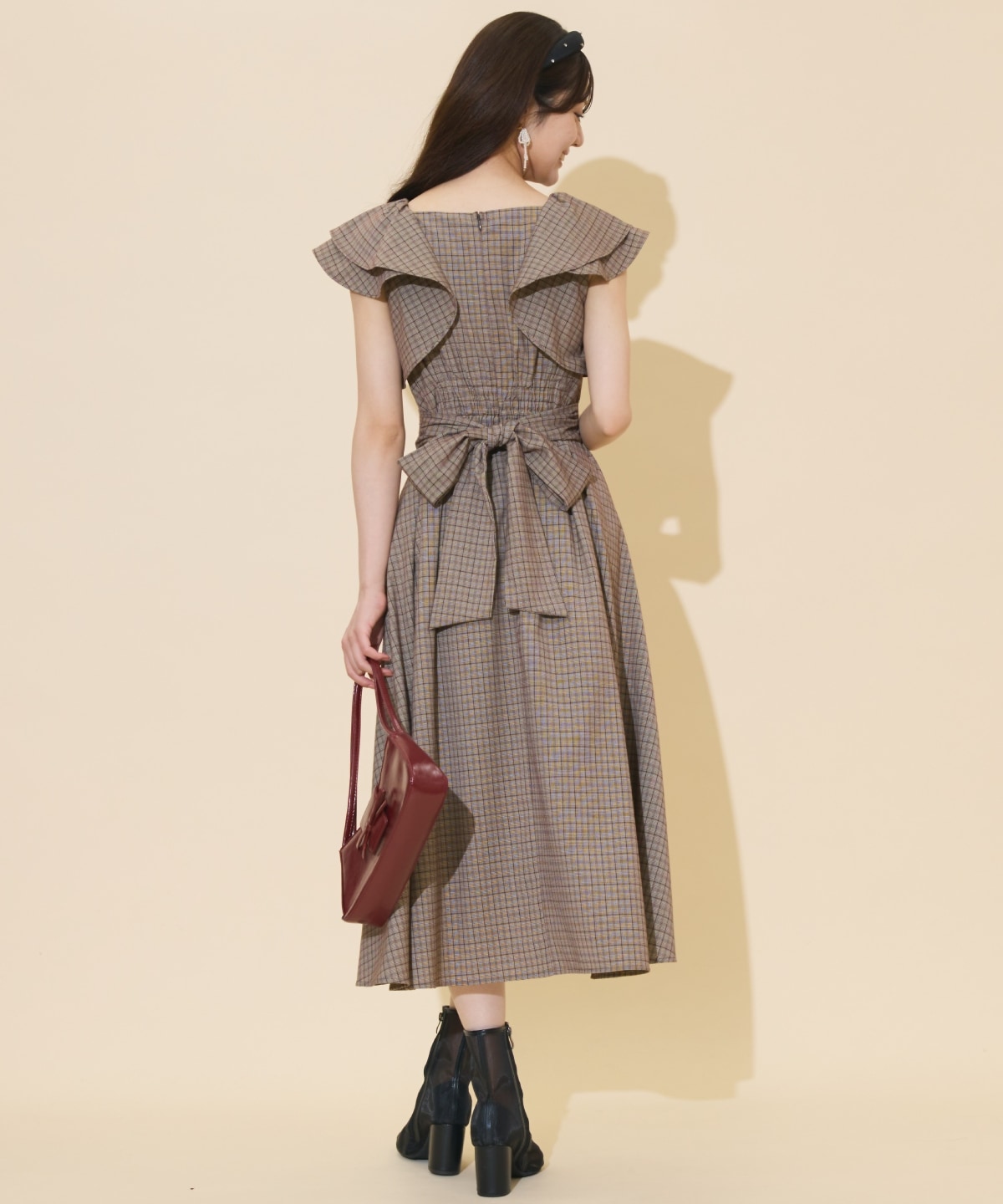 ラッフルスリーブバックリボンワンピース