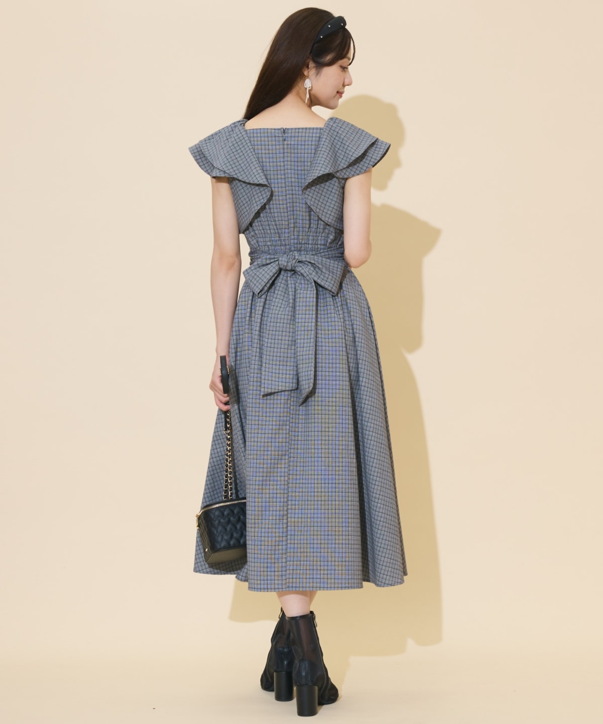 ラッフルスリーブバックリボンワンピース