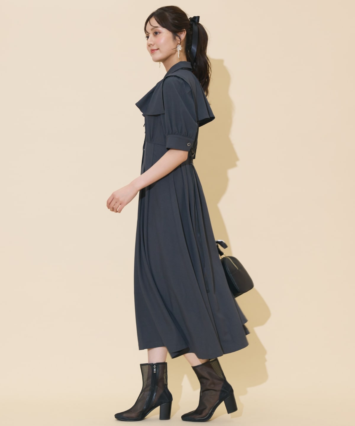 スクエアラッフルシャツワンピース