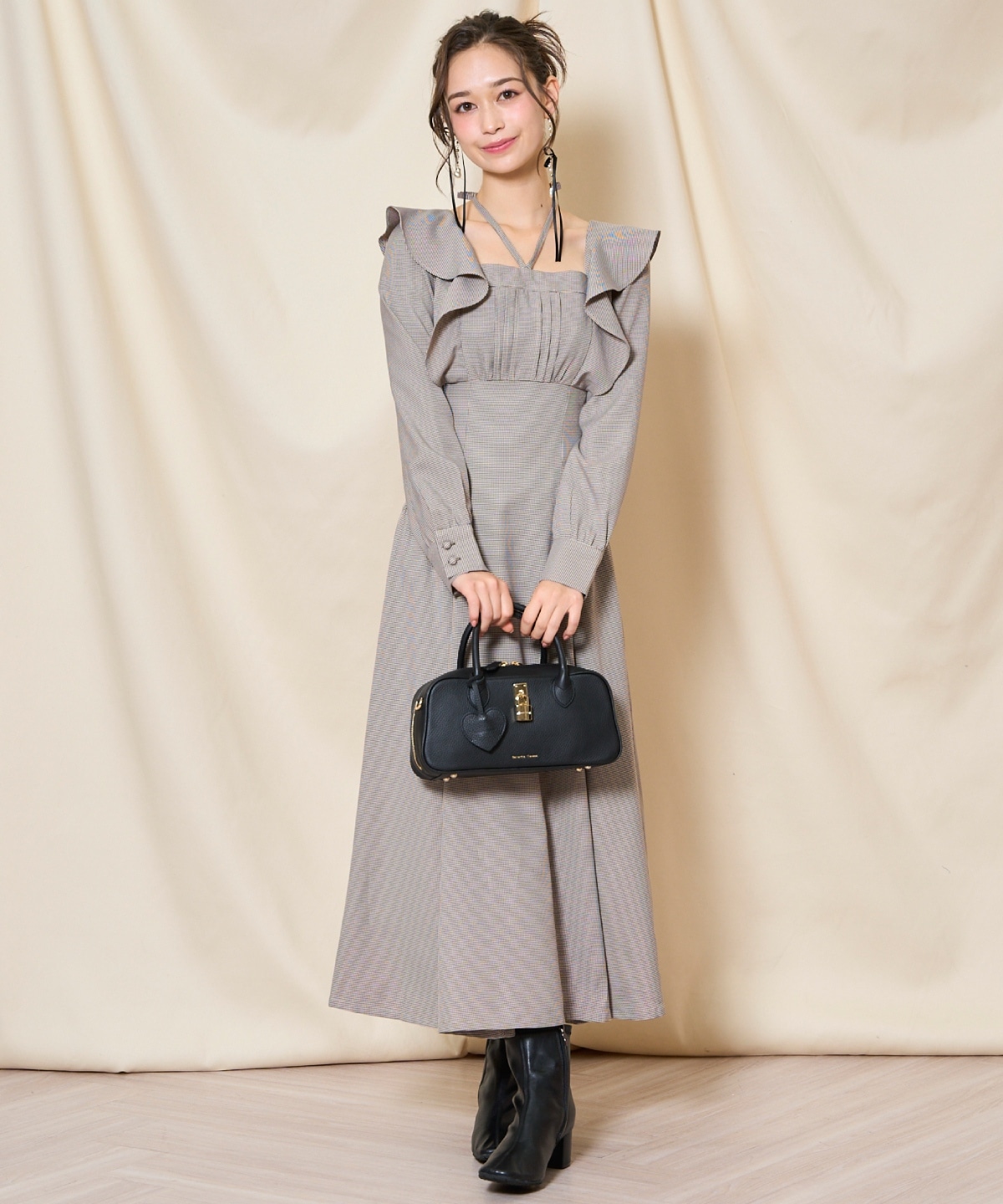 ネックリボンギャザー切り替えワンピース