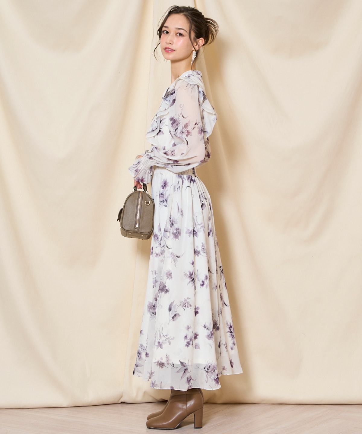 フラワープリントウエストシャーリングワンピース