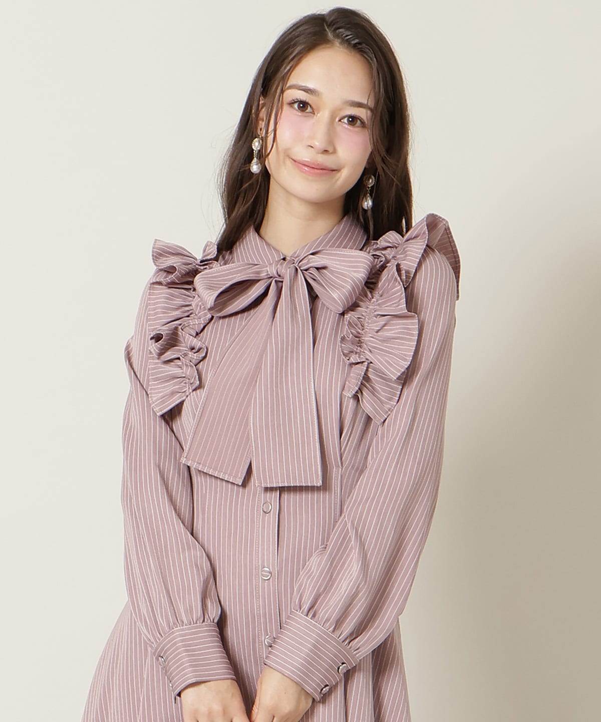 ショルダーフリルリボンタイシャツワンピース