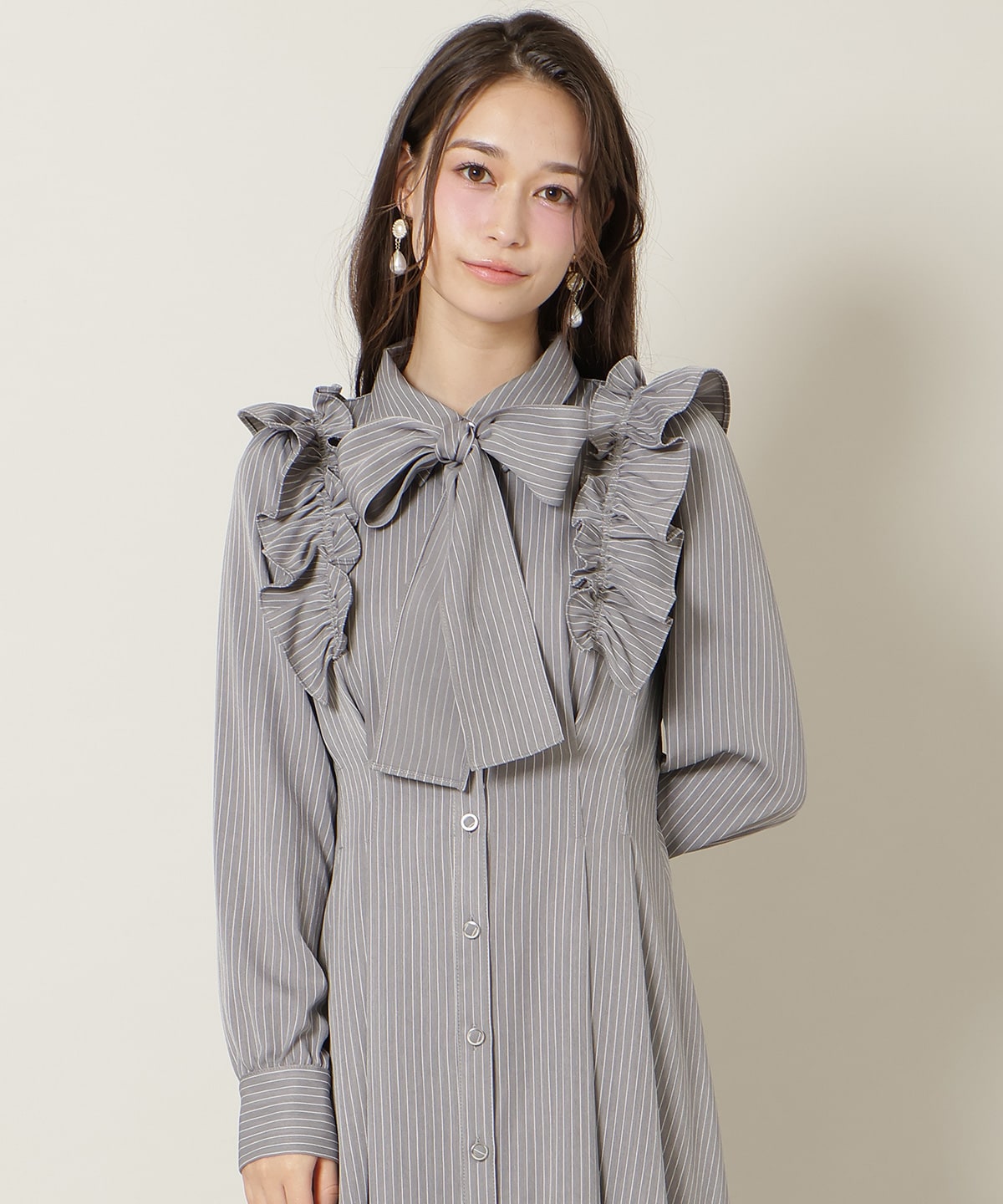 ショルダーフリルリボンタイシャツワンピース