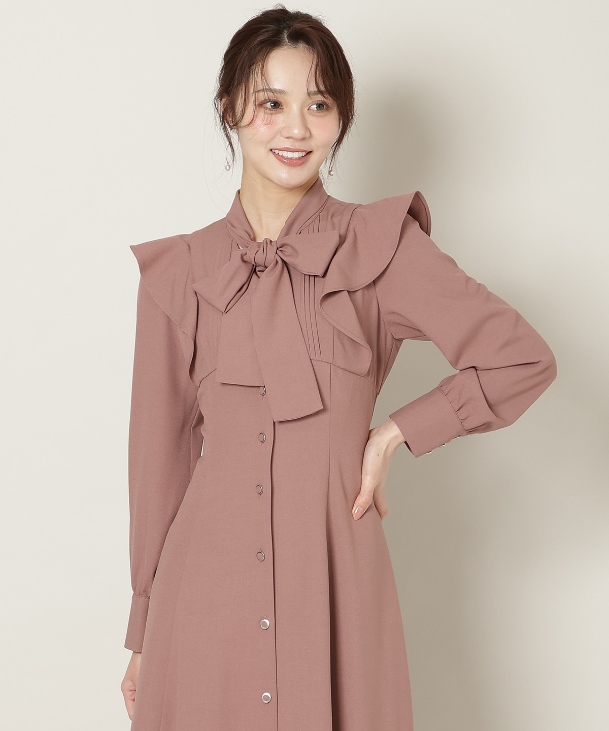 リボンタイラッフルフレアワンピース