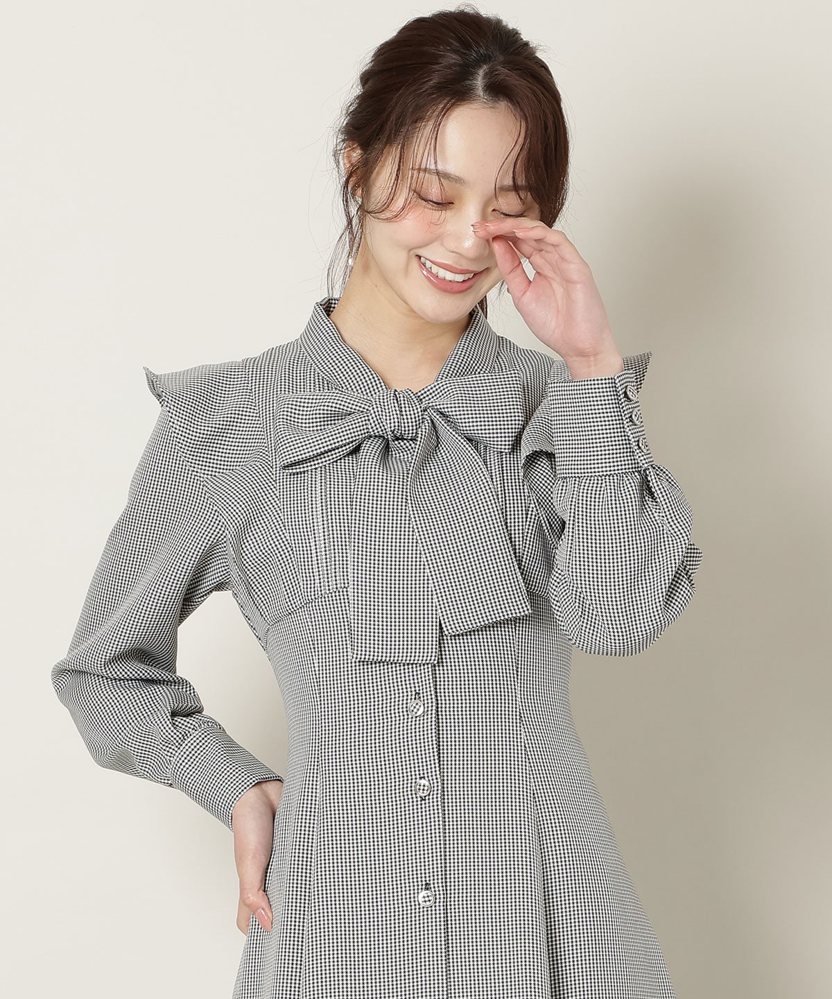 リボンタイラッフルフレアワンピース