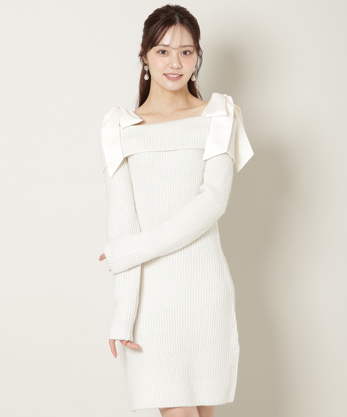 リボンショルダーオフショルニットワンピース