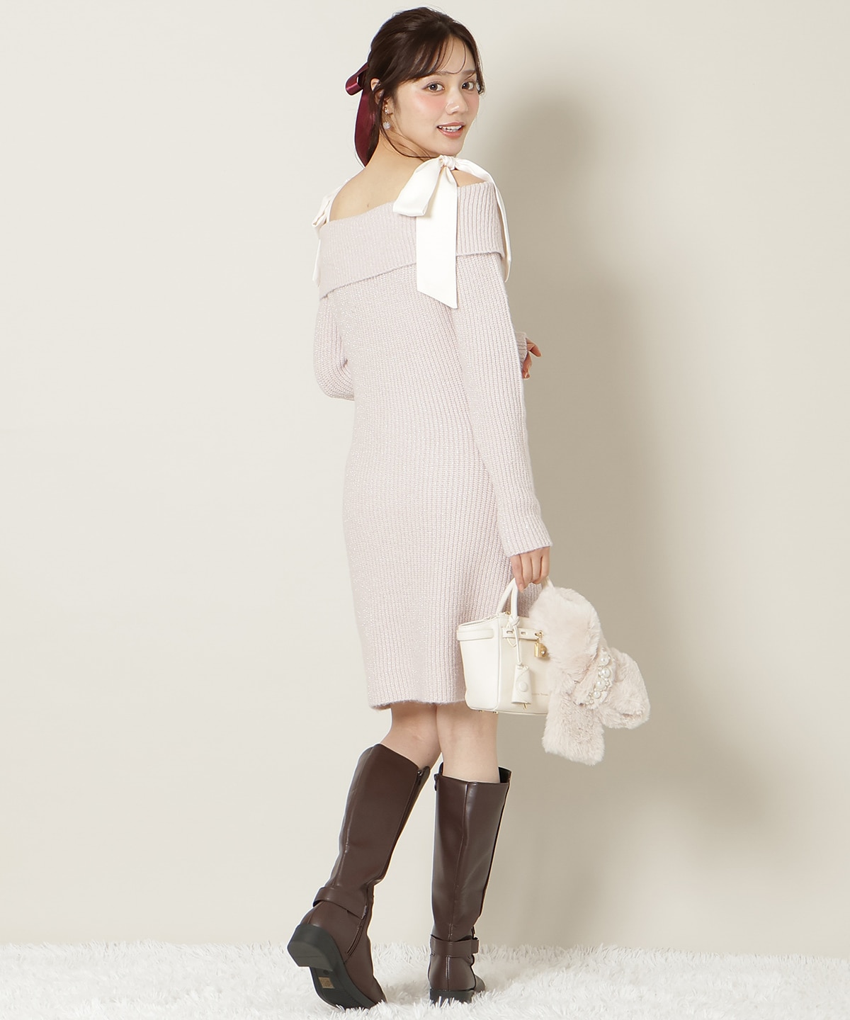 リボンショルダーオフショルニットワンピース
