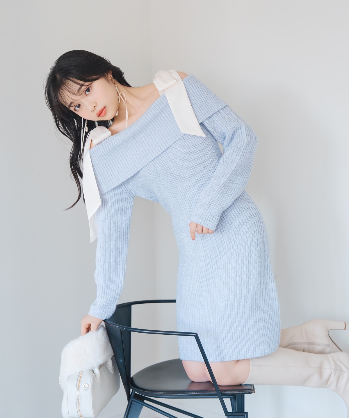 リボンショルダーオフショルニットワンピース