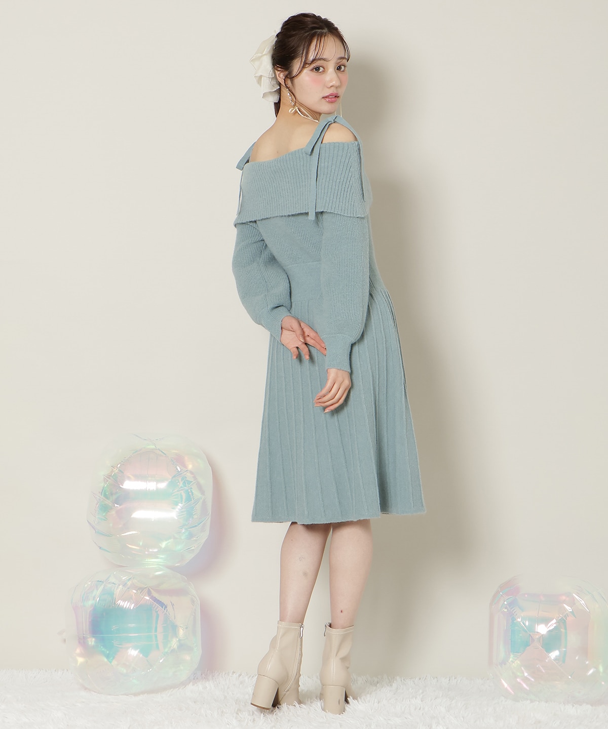 【12/18(thu) 12時予約スタート】オープンショルダープリーツニットOP